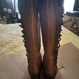 Free bird by Steven boots